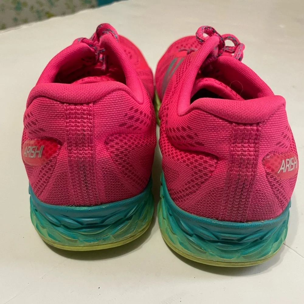 New Balance ARISHI pink Women’s Sz 6 Running Shoe sneakers MFG 08/2017